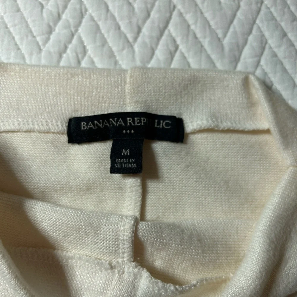Banana Republic women’s 3/4 sleeve‎ sweater size medium